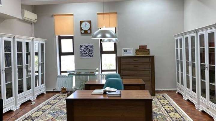 В.Скоттың 1824 жылы жарық көрген «Қызыл қолғап» кітабы Шымкент кітапханасында сақтаулы тұр