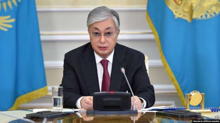 Тоқаев: Азаматтарды тіл мен ұлтына қарап кемсітетіндер жазаланады