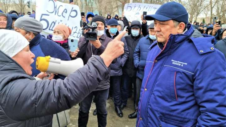 Провести парламентские слушания о январских событиях призвал депутат