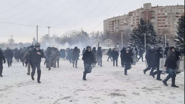 Митингте көзіне оқ тиген өскемендік әлі қамауда отыр  