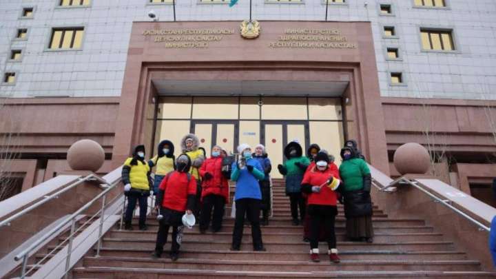 Көпбалалы аналардың жағдайын жақсарту керек - сарапшы