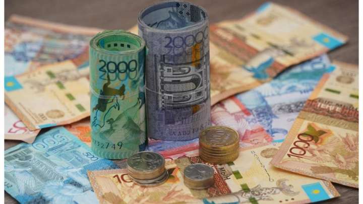 Теңгенің құлдырауына байланысты жалақы өсе ме?