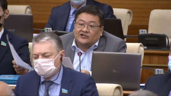 Айдос Сарым: Перекладывание вины становится дурной чертой нашего народа