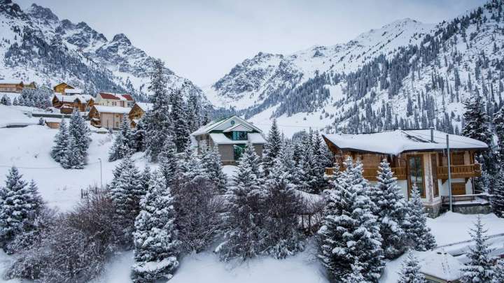 Шымбұлақта апаттың алдын алу үшін қар көшкіні жүргізілді