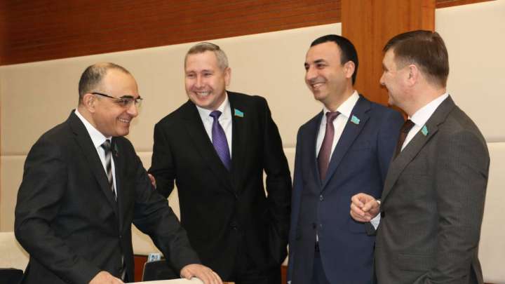 Парламент вам не бухгалтерия! Как депутаты заботились о деньгах Нацфонда