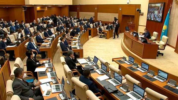 Халық уәдесін орындамаған депутатты креслосынан айыра алады