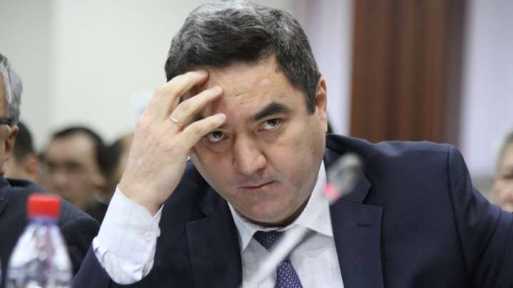 Таубаев сотталды, бос жатқан Досмұхамбетов не істейді?