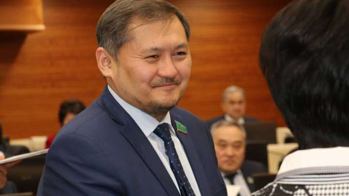 Ляззат Кусаинова: Руководить наукой Саясату Нурбеку будет сложно