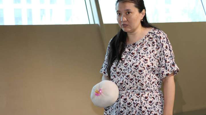 Где про гениталии, а где про равные права? В столице проходит фемвыставка