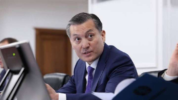 Брекешев киікті ойыншық көре ме? 