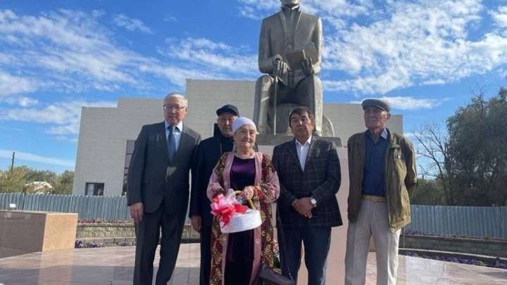 Ескерткішке көзқарас: Әбдіғалиұлы елден, аруақтан кешірім сұрай ма?