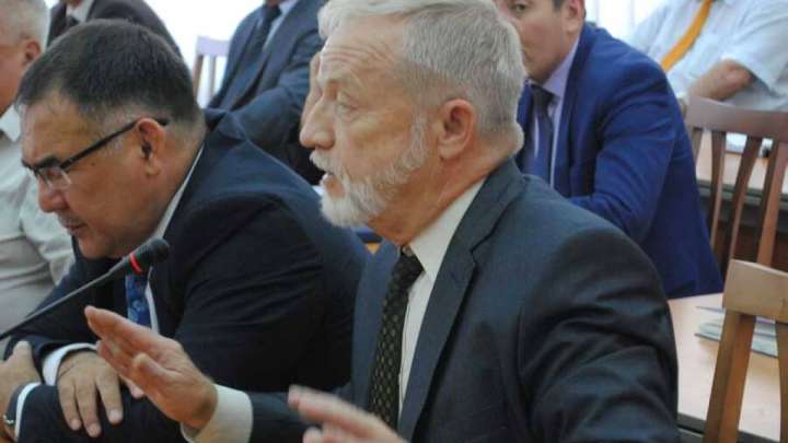 Часть улицы Валиханова в Семее не вернули народу