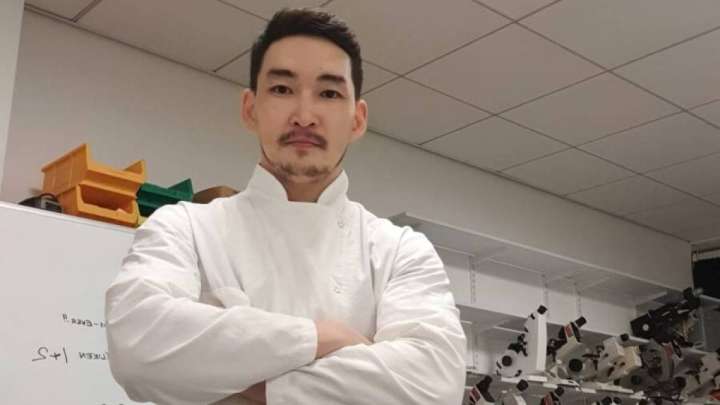 Канадада тұратын қазақ:  Біздің жастарға популистер емес, оқығандар үлгі болуы керек 