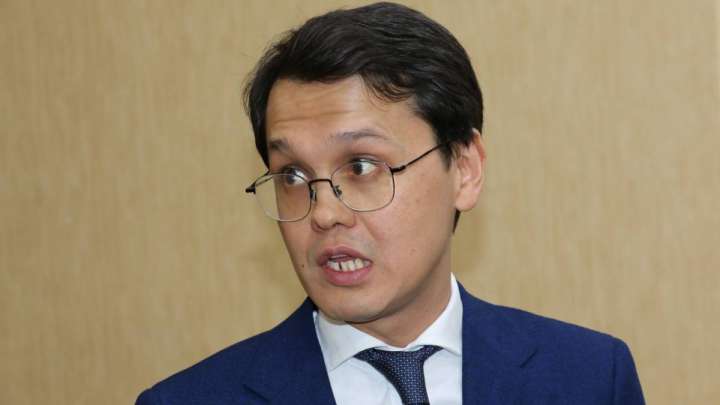 Мусин и Аймагамбетов придумали, как потратить деньги на школьные планшеты