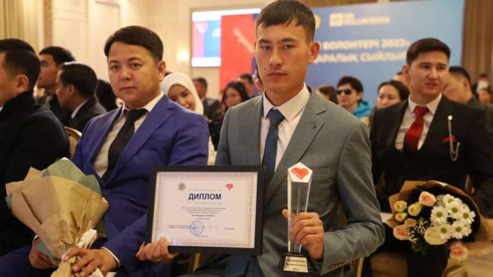 Қазақстандағы үздік волонтерлер кім? 