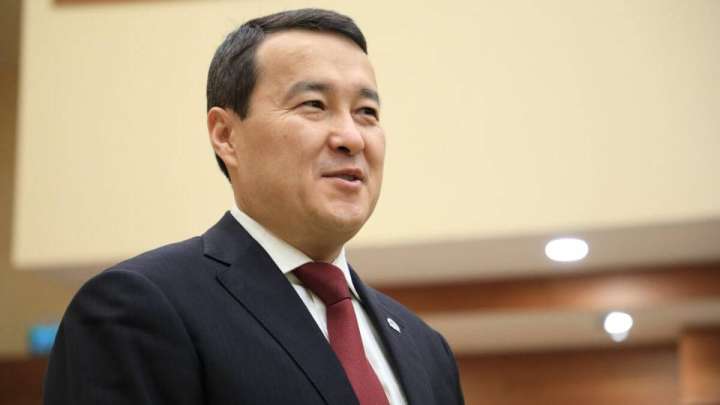 Үнемшіл Үкіметбасы!  Мектепке керек бейнебақылау сайлауға керек емес...