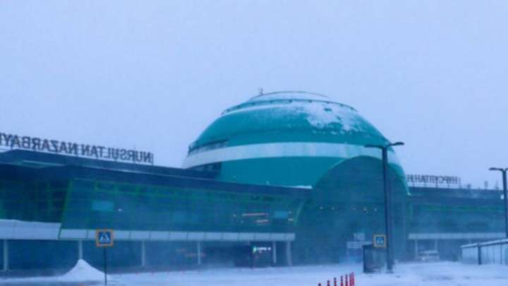 Астана әуежайында шу шықты. Жолаушылар наразылық білдірді