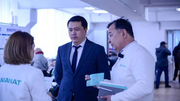 «AMANAT»: ОРАЛДАҒЫ САЙЛАУАЛДЫ ШТАБ МҮШЕЛЕРІ САУДА ҮЙІНДЕ ҮНПАРАҚ ТАРАТТЫ