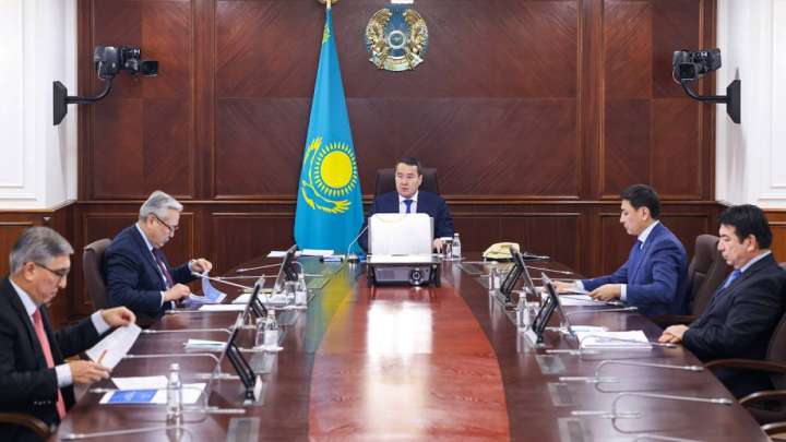 Жастар саясаты бірнеше саланы біріктіреді