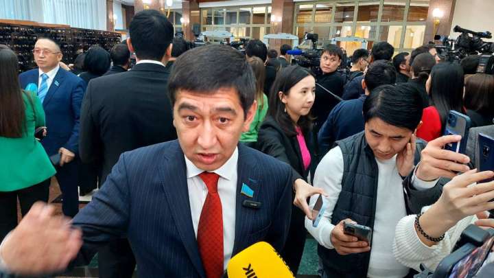 Ринат Зайытов: «Мен Президентті қолдауым керек» деген сөз болмау керек