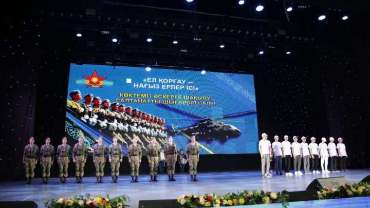 Астаналық жастар әскерге аттанды