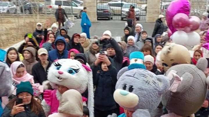 Перзентхана тойханаға айналды. Дәрігерлер шошып жүр