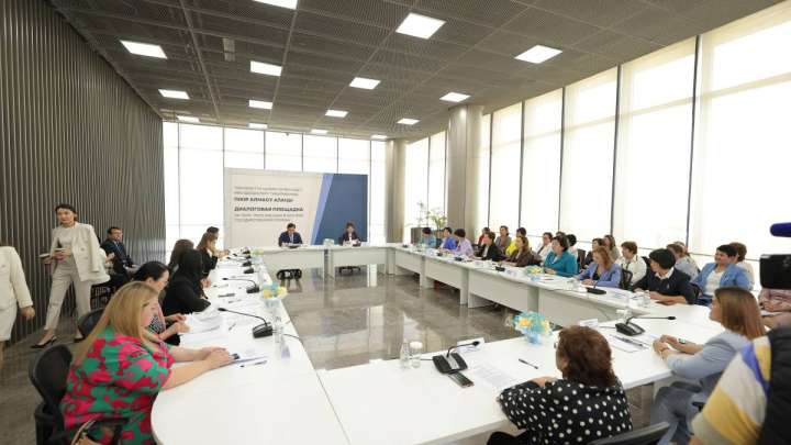 Аналарға қашықтықтан және икемді жұмыс уақыты бекітілді