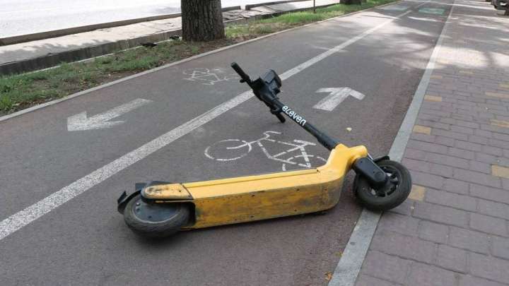 Дәрігерлер баланы самакат, сусын, смартфоннан қорғауға шақырады!