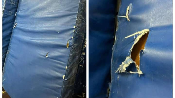 Оралда шорт-трек шеберлері жыртық матраста жаттығып жүр