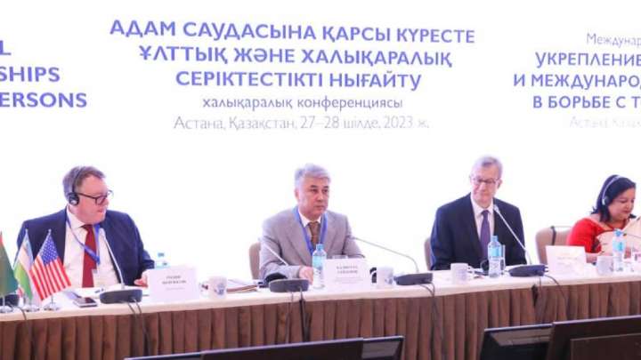 Адам саудасының құрбандары жағдайы жоқ адамдар