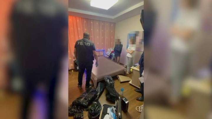 Порнография түсіріп, таратқандар  ұсталды