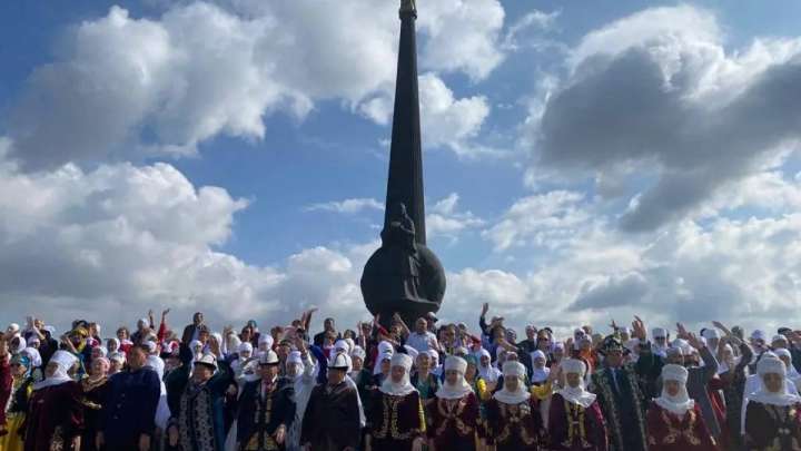 Елордалық ардагерлер Конституция күніне орай флешмоб өткізді