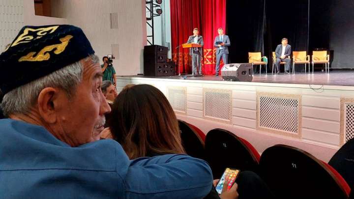 «Как с дебилами разговариваете!» В Астане обсудили генплан