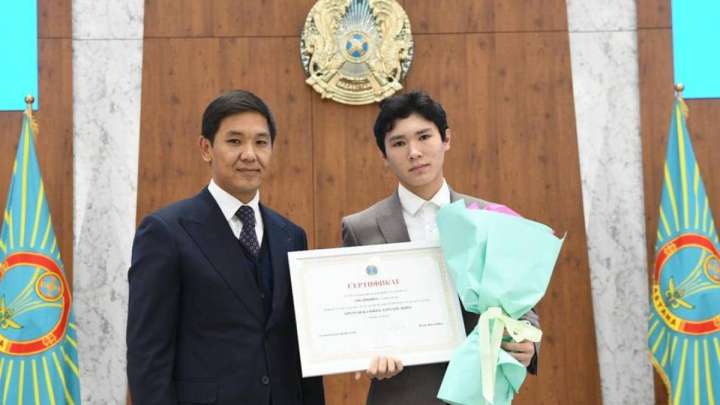 Астанада мыңнан астам түлек ЖОО-да тегін оқуға сертификат алды