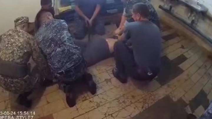 Түрмеде азаптау әрекеті. ҚАЖК төрағасы не дейді?