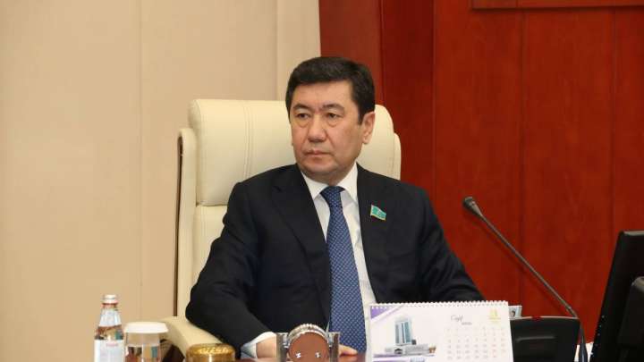 Бездумные покупки казахстанцев в кредит возмутили депутатов