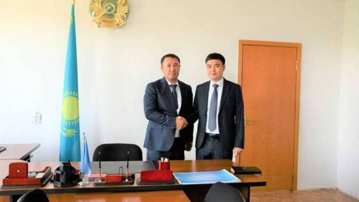 Ауыл әкімдеріне қызметтік куәлік табысталды