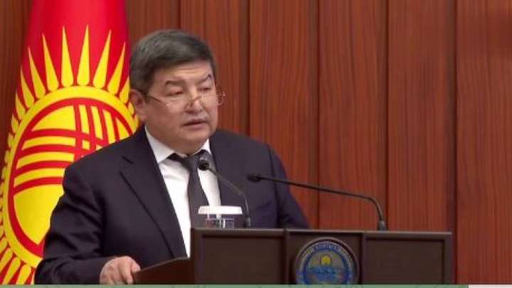 «Дәстүрге сай емес»: Қырғызстанның үкімет басшысы желідегі контентті бақылауға шақырды