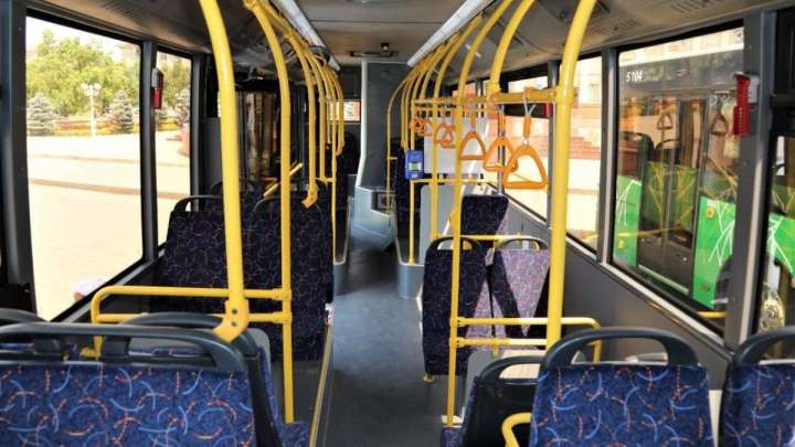 Ақтөбеде зейнеткерлер мен мүмкіндігі шектеулі азаматтар қоғамдық көлікте тегін жүреді