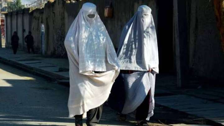 «Шайтанның қызметшілері»: Ауғанстанда зина жасаған әйелдерді таспен ұрады