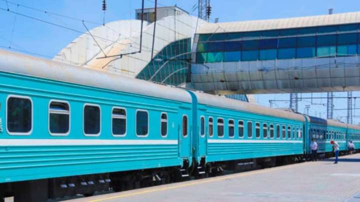 Су тасқыны: Атырау облысы аудандарының тұрғындары пойызбен эвакуацияланып жатыр