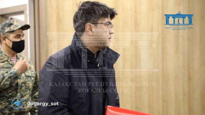 Салтанат Нүкенованың өлімін тіркеген дәрігер сотта жауап беріп жатыр