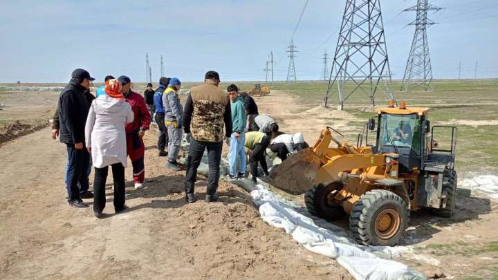 Жайық күрт көтерілуі мүмкін: Атырауда колледж студенттері қауіптің алдын алып жатыр