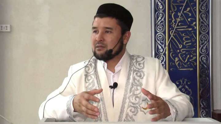 «Қатынды бастан»: Әйелді ұру туралы айтқан имам кешірім сұрады (ВИДЕО)