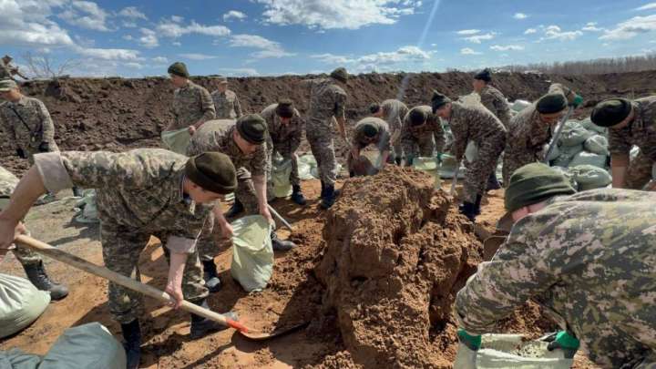 Маңғыстаулық 200 құтқарушы үш өңірде тасқын сумен күресіп жатыр