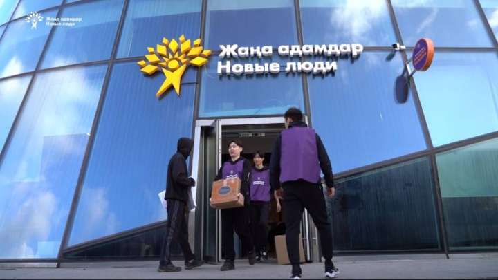 «Бәрімізге қатысты» орталығы су астында қалған Орал өңіріне гуманитарлық көмек жіберді