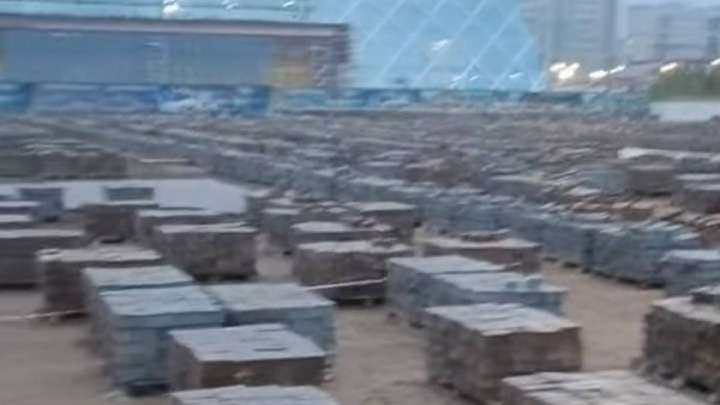 Пока утопает Казахстан. Заменой брусчатки возмущены жители Астаны