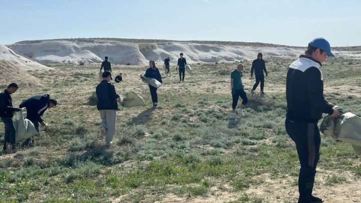 «Таза Қазақстан»: Маңғыстауда «Ыбықты-Сай» шатқалында сенбілік өтті