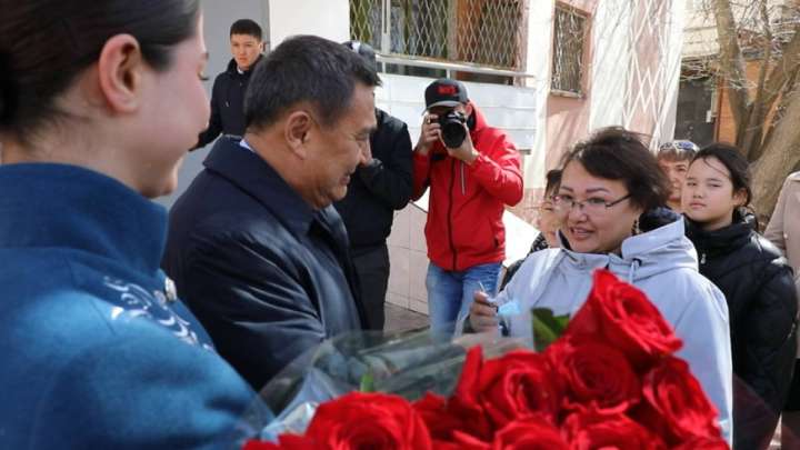 Су тасқынынан зардап шеккен Көкшетау тұрғындарына пәтер беріле бастады