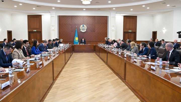 Бектенов Еуропалық Одақ елдері өкілдерімен су ресурстарын басқару мәселесін талқылады